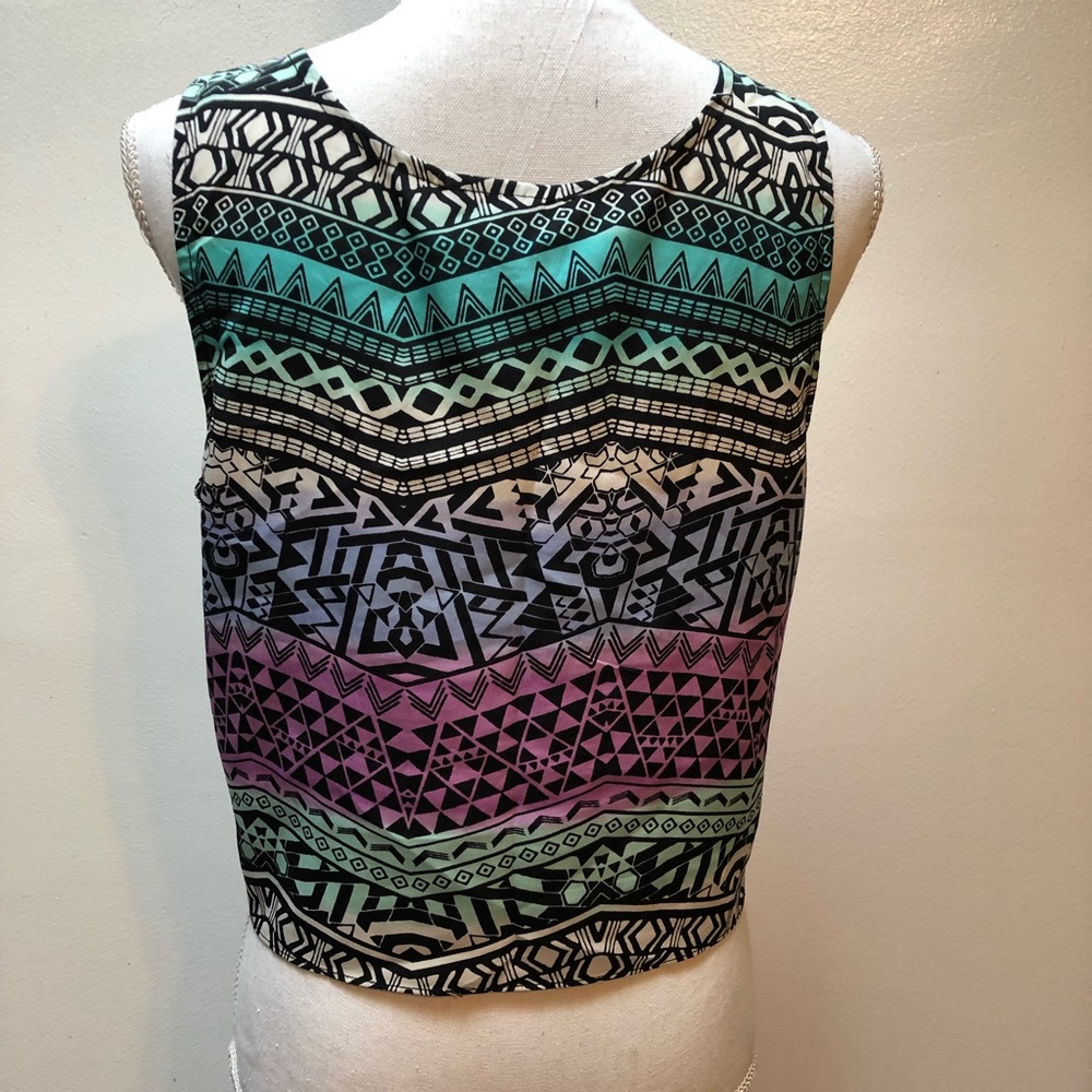 Crop Top Aztec Pattern Tank Top - Picture 6 of 8